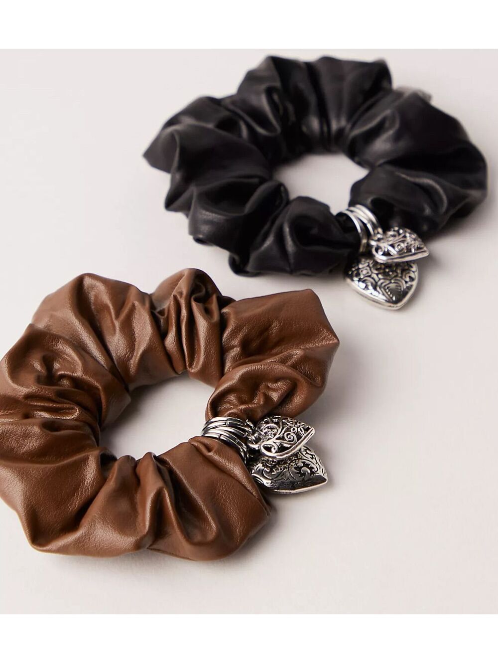 (BROWN) FREE PEOPLE MIDNIGHT RIDE PONY LOCKET SCRUNCHIE NWT